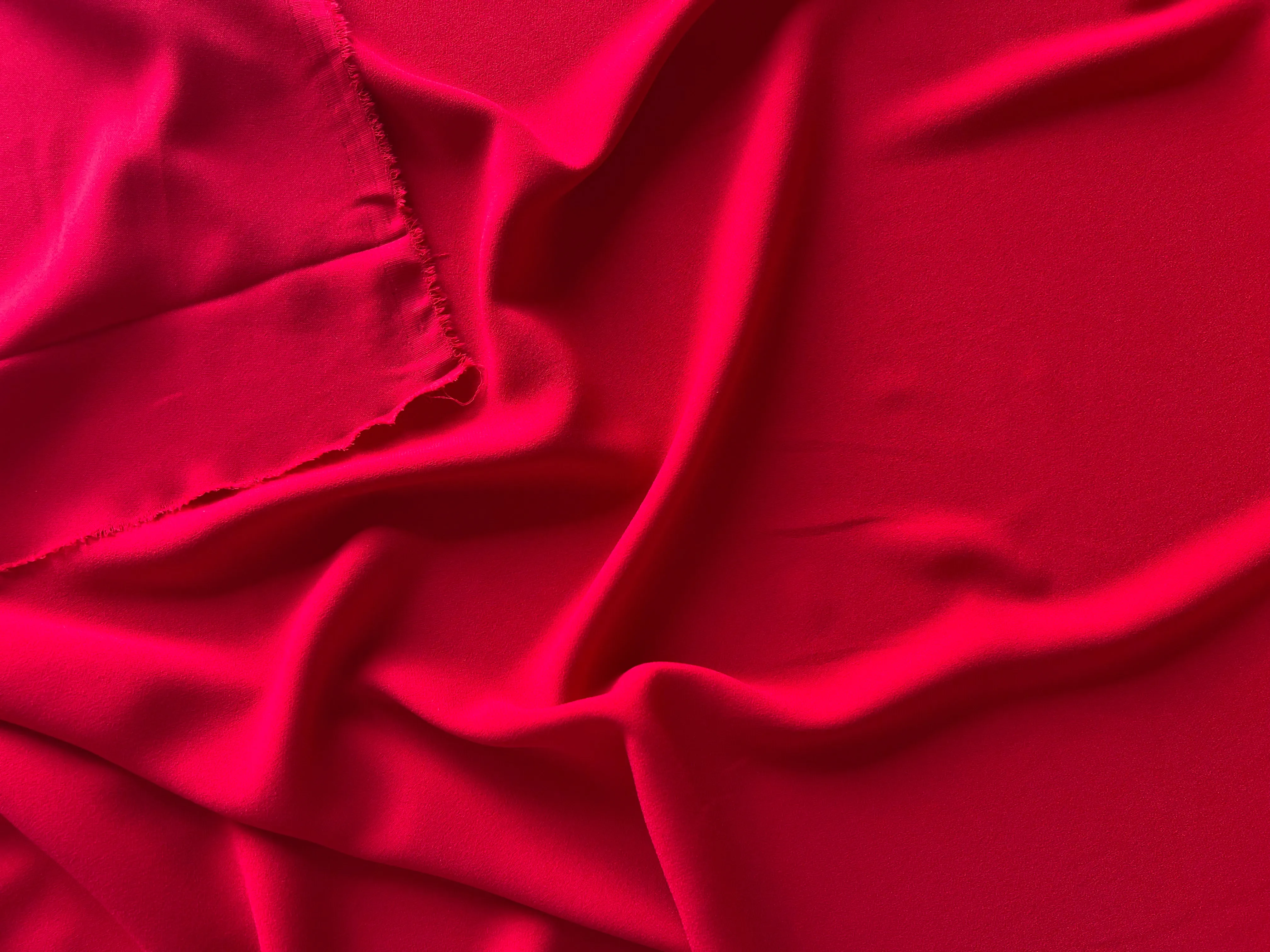 CREPE ROUGE SUPERBE