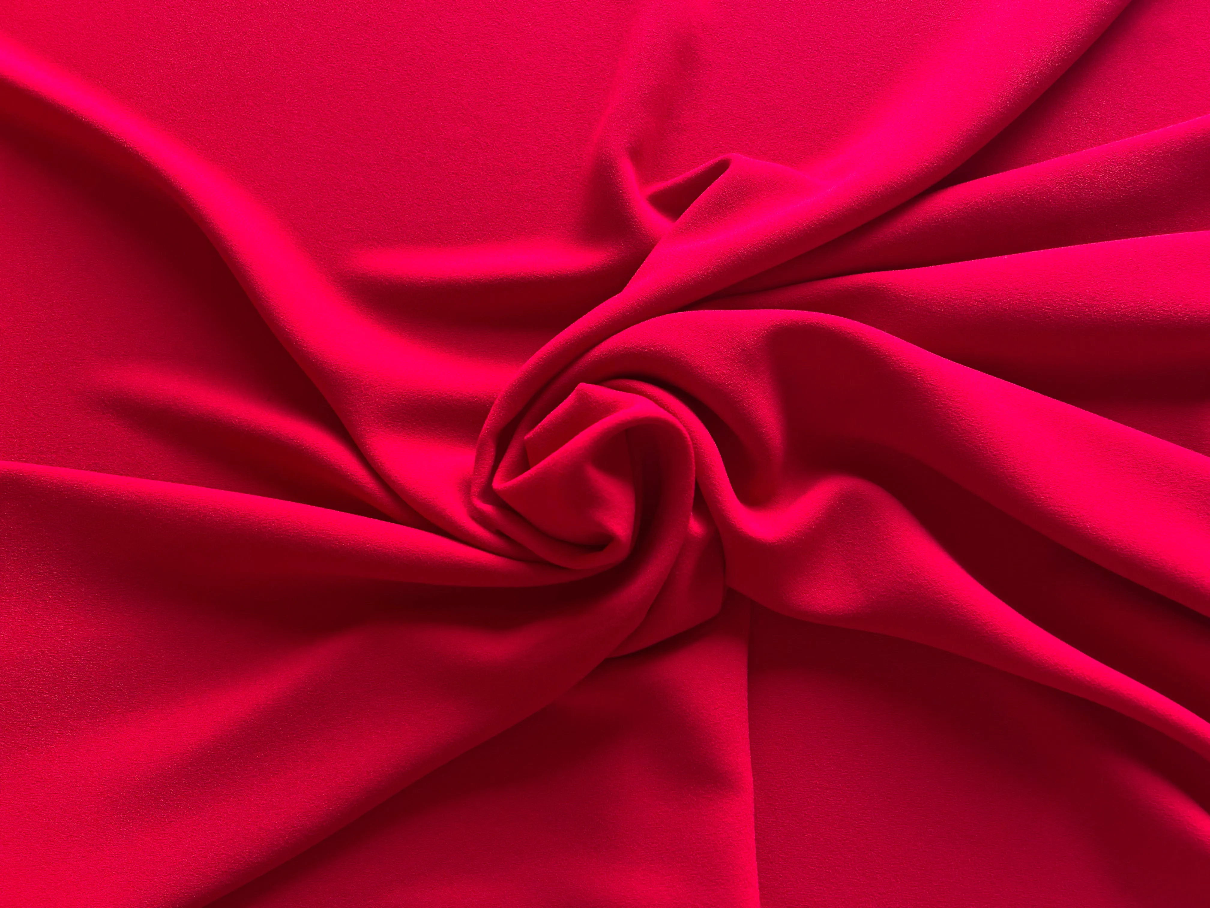 CREPE ROUGE SUPERBE