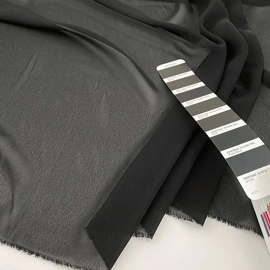 Fluid crepe polyester voile