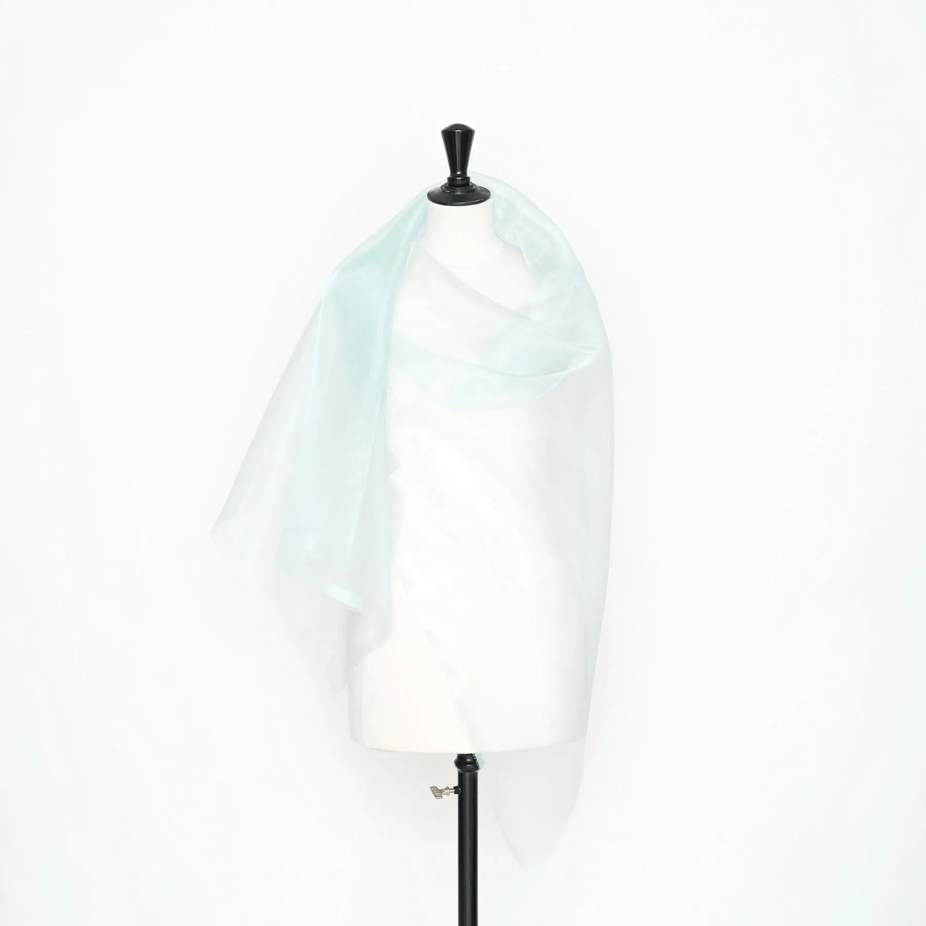 T22B03212 | Liquid Poly Organza