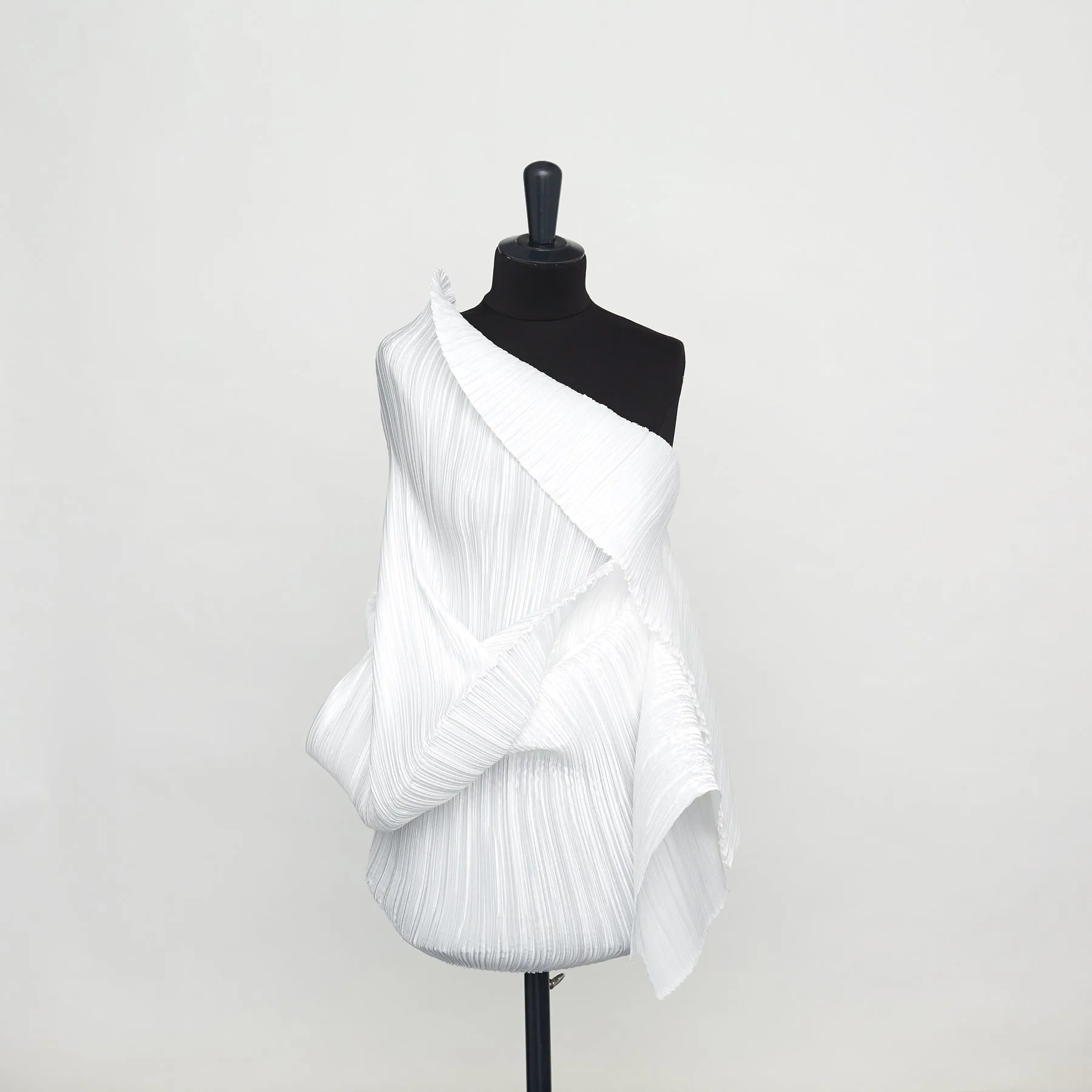 T22W03508 | Pleated Satin