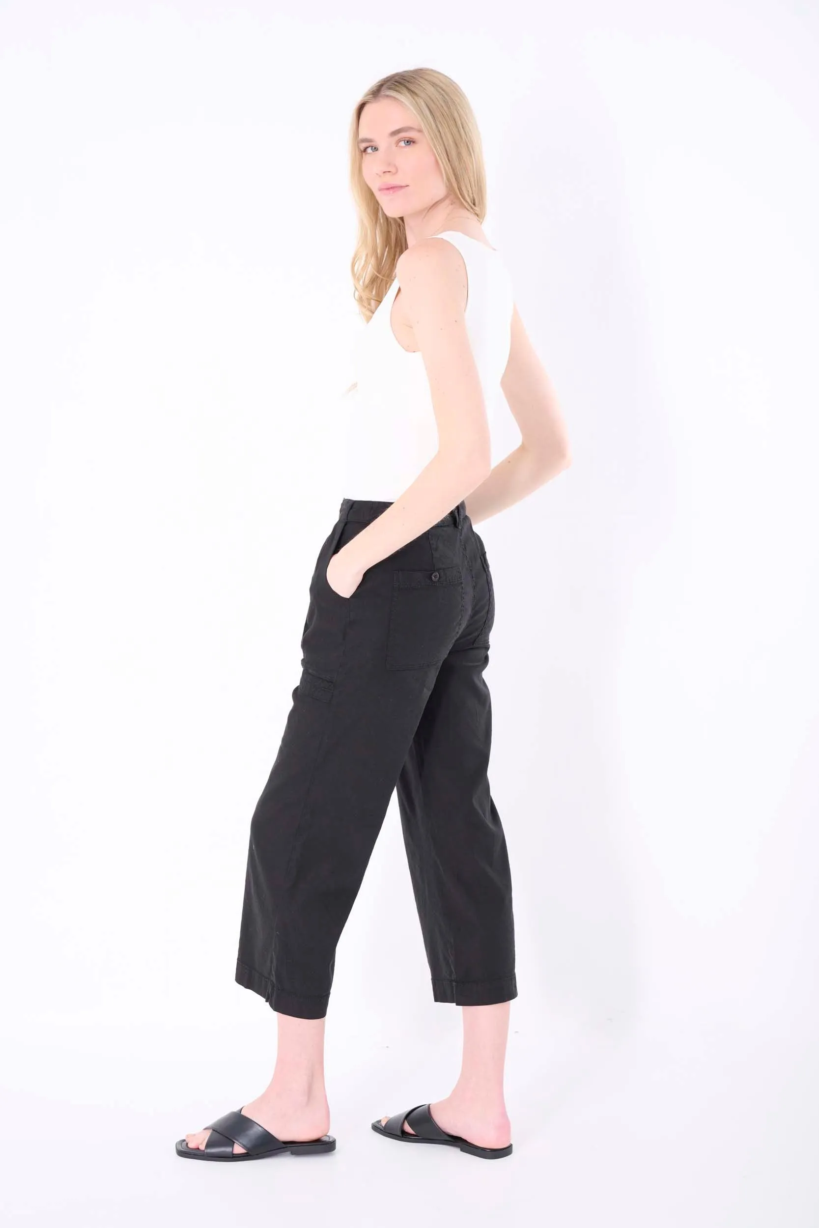 Tori Solid Crop Wide Pant